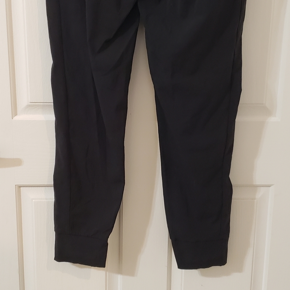 Athleta Size 0 Black Jogger Pants with Zipper Pockets - Picture 6 of 9